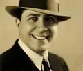 Carátula de Arrabal amargo, de Carlos Gardel